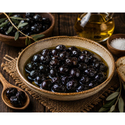 Yağlı Sele Az Tuzlu Siyah Zeytin Yağlı Sele Az Tuzlu Siyah Zeytin